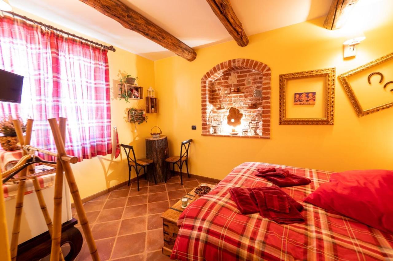 B&B Naturin - Cascina Colombaro Lauriano ภายนอก รูปภาพ